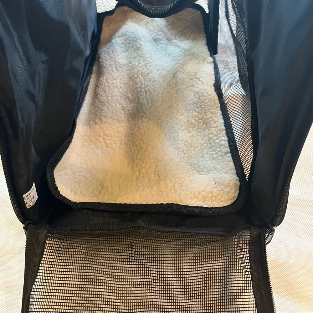 BENCMATE pet travel carrier Designed for transporting small pets as dogs/cats